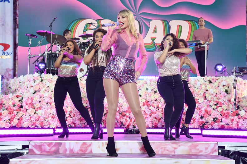 NEW YORK, NEW YORK - AUGUST 22: Taylor Swift performs on ABC's 