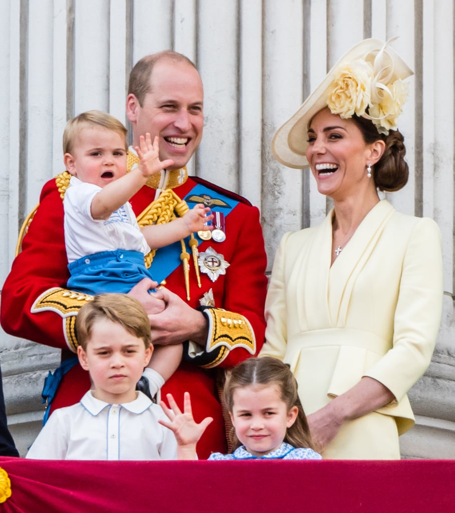 上图:威廉王子,乔治王子,公主夏洛特,凯特·米德尔顿和路易王子。