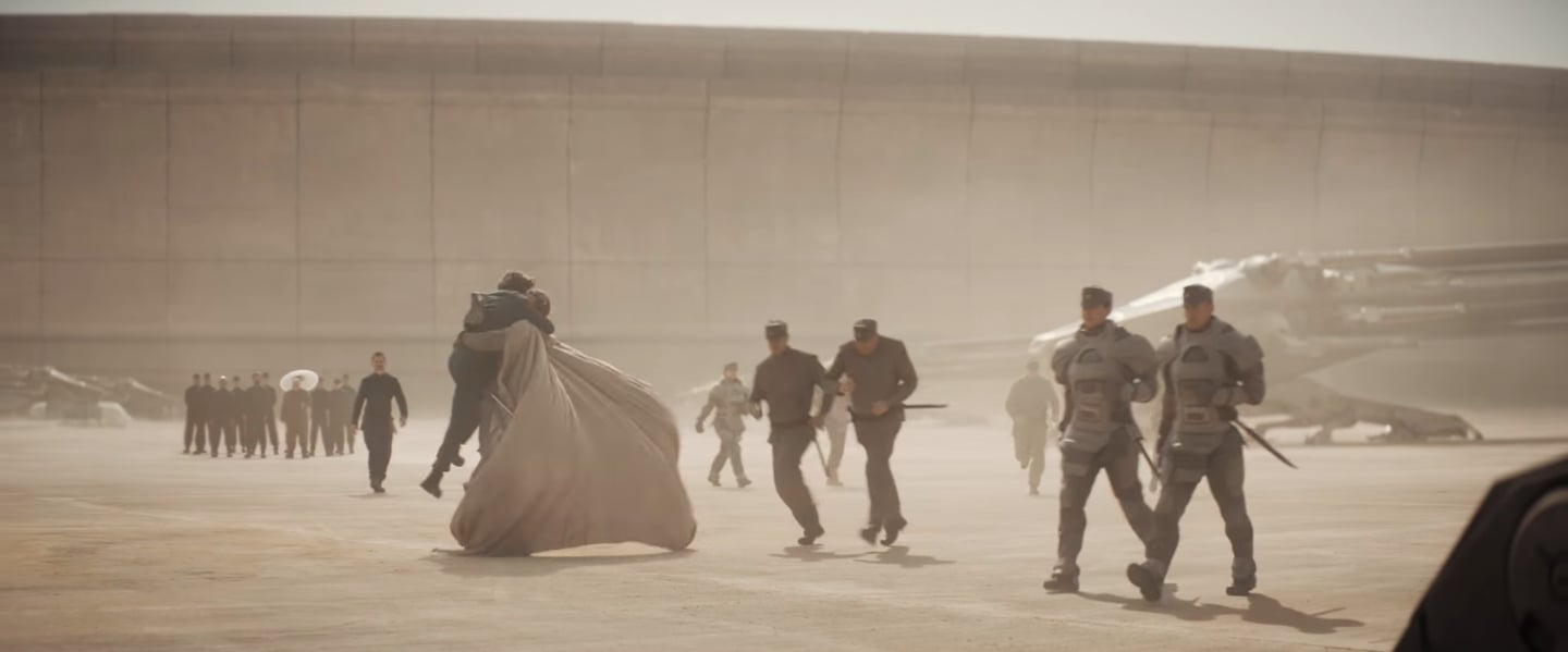 Let S Discuss Jason Momoa Lifting Timothee Chalamet In Dune Popsugar Entertainment