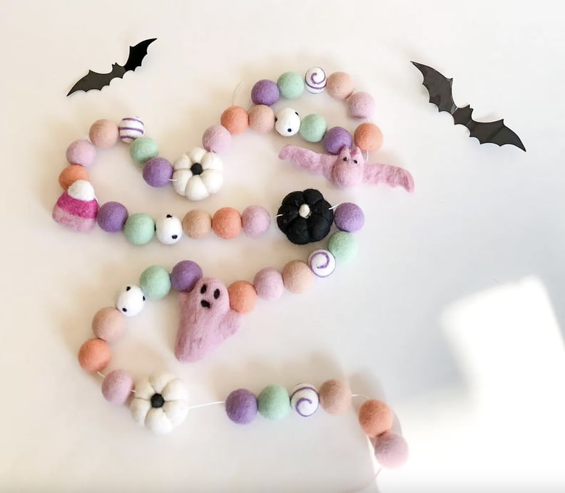 Pastel Halloween Decor: Themed Garland