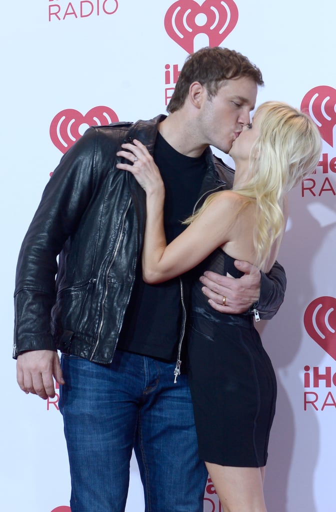 Chris Pratt Kisses Anna Faris on Red Carpet | Pictures