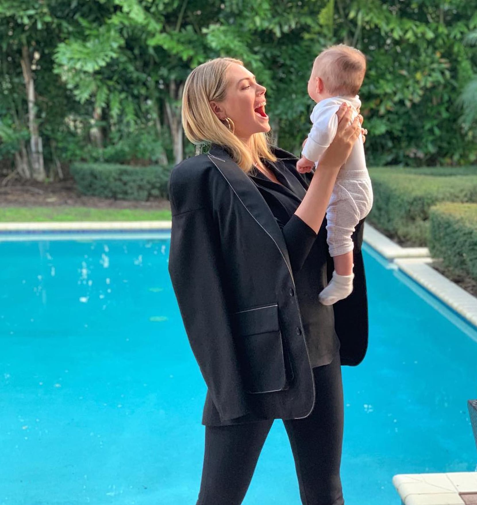 Justin Verlander and Kate Upton visit the Houston Zoo with 2-year-old  daughter