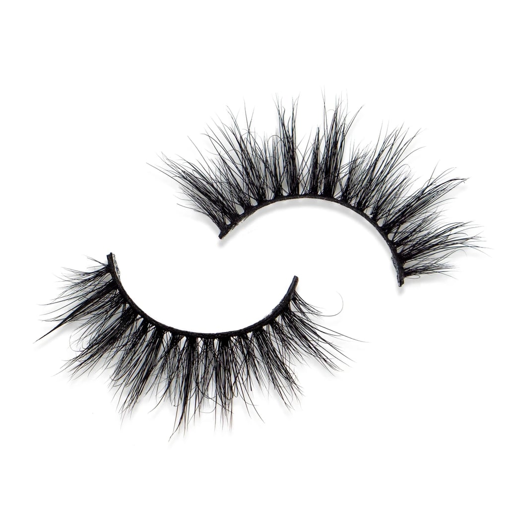 By Joy Adenuga Eyelashes in Calla Lily