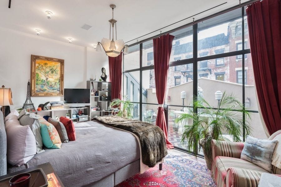 Taylor Swift Rents New York City Carriage House Taylor Swift Rents New York City Carriage House