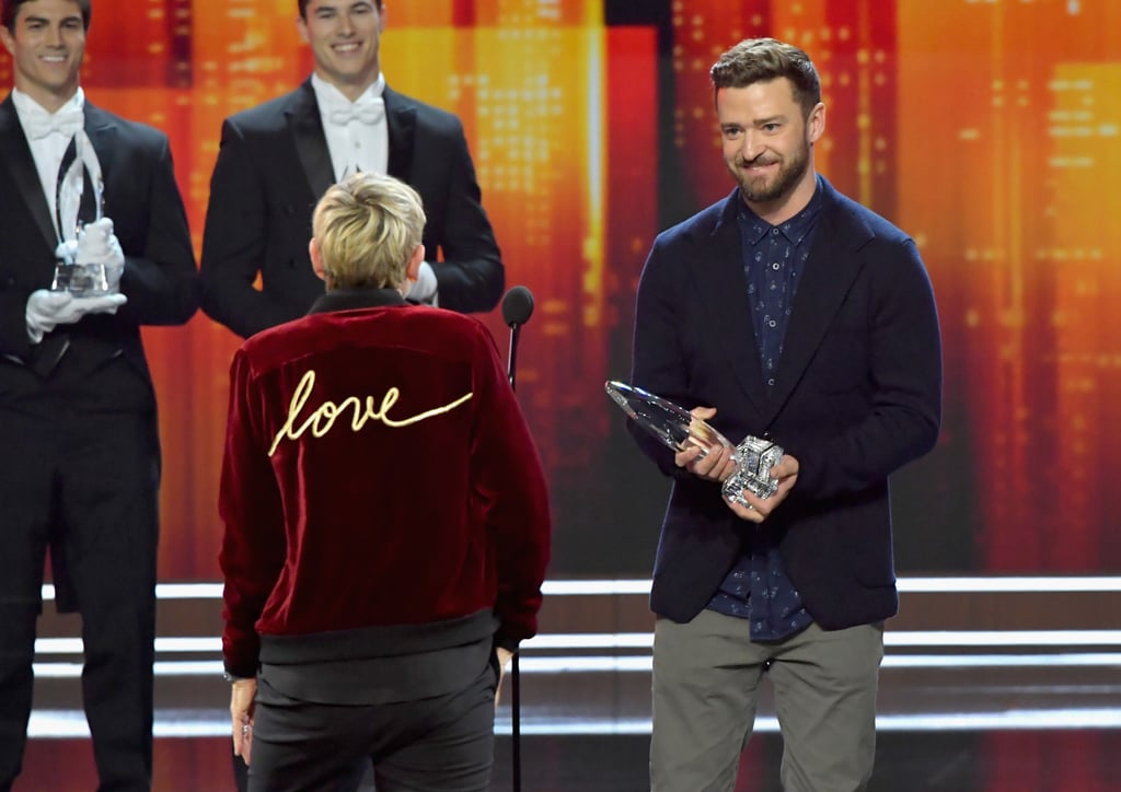 Justin gave Ellen an adoring look after presenting her with an award at the 2017 People's Choice Awards.
