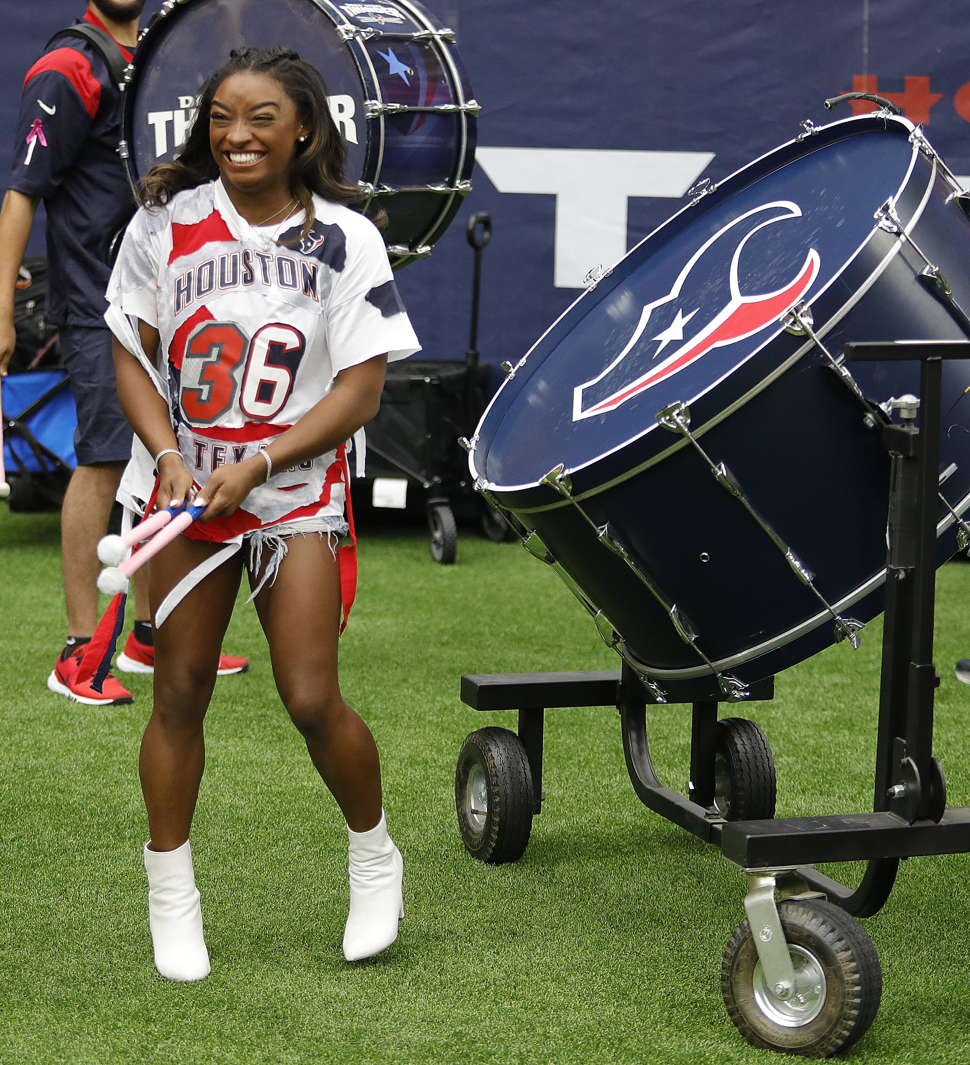 Simone Biles Wears a Red Owens Sweatshirt For Jonathan Owens