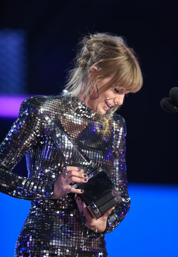 Taylor Swift at the 2018 American Music Awards