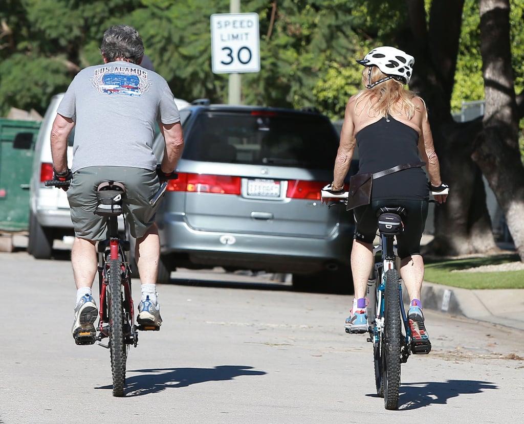 Goldie Hawn and Kurt Russell Ride Bikes in LA | Pictures