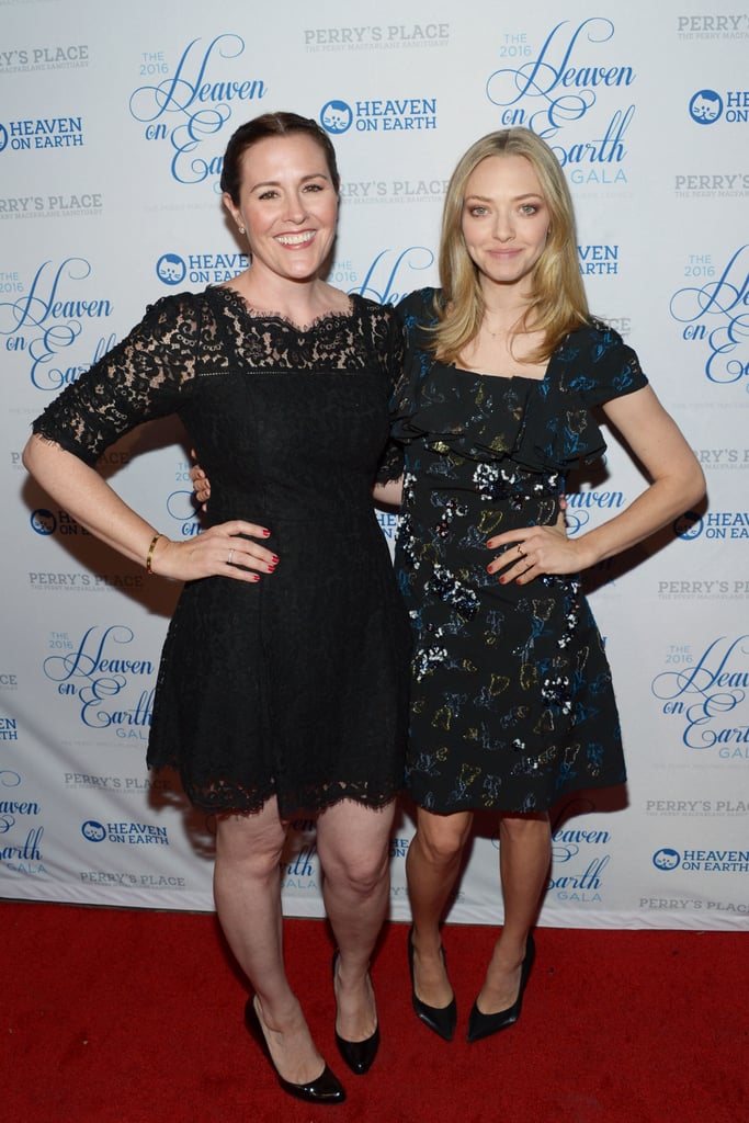 Amanda Seyfried Wears Engagement Ring on Red Carpet Pictures