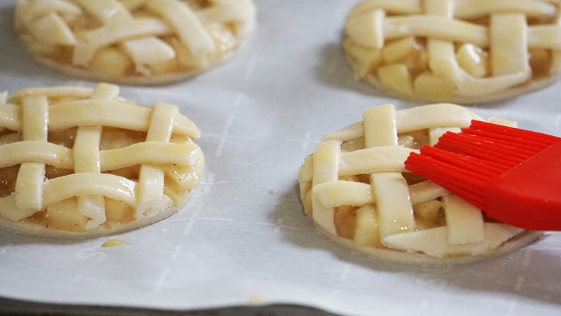 apple pie cookies: egg wash