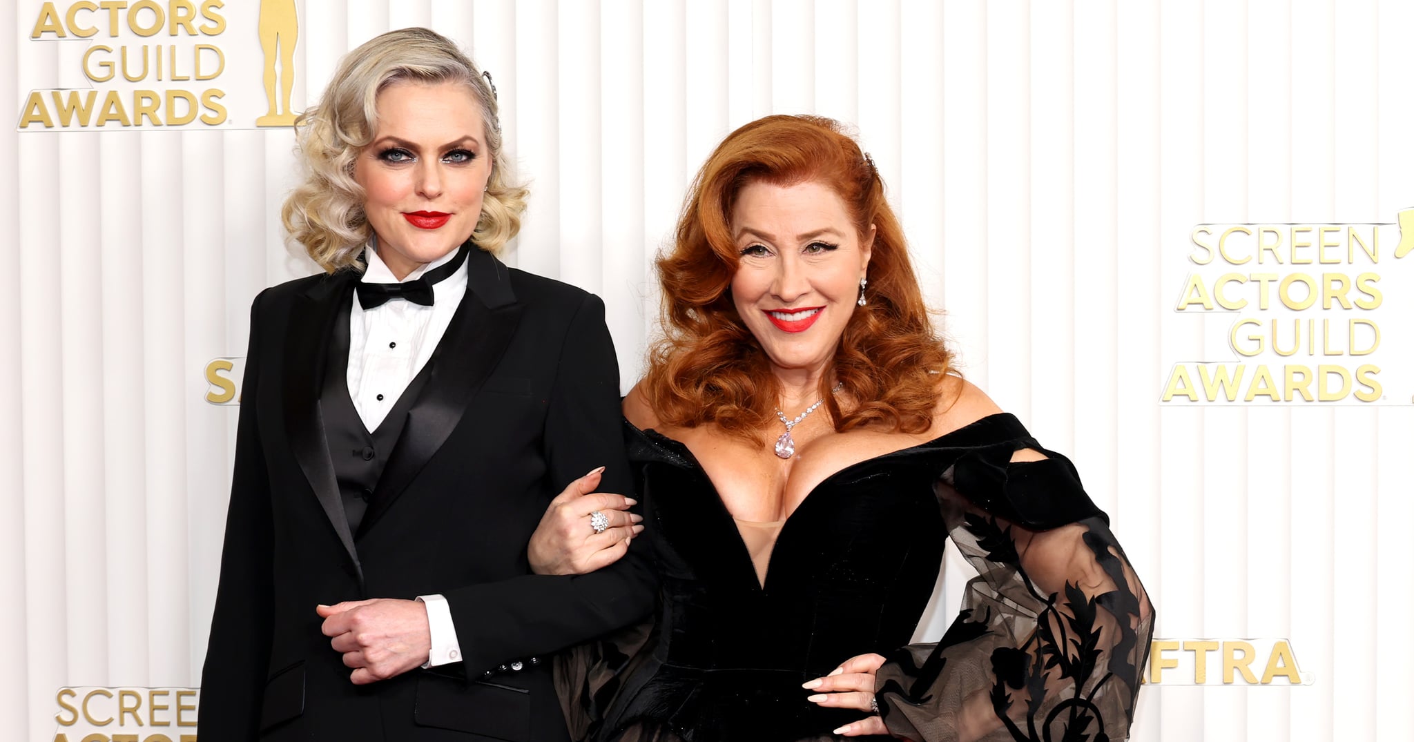 Lisa Ann Walter Brings Elaine Hendrix — aka Meredith From 