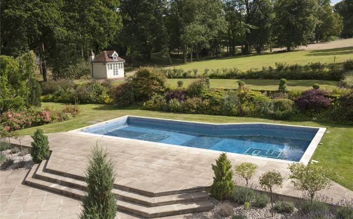 Tom Cruise Lists the UK Mansion He Bought With Katie Holmes