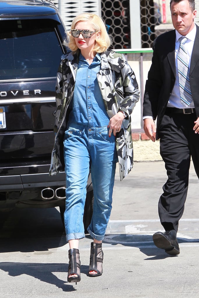 We're loving Gwen's denim jumpsuit. Being the style queen she is, she clearly owned this tricky look.
