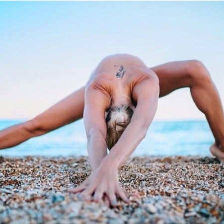 Naked Yoga (Nude Yoga) Doing a Naked Yoga Class ( Naked News
