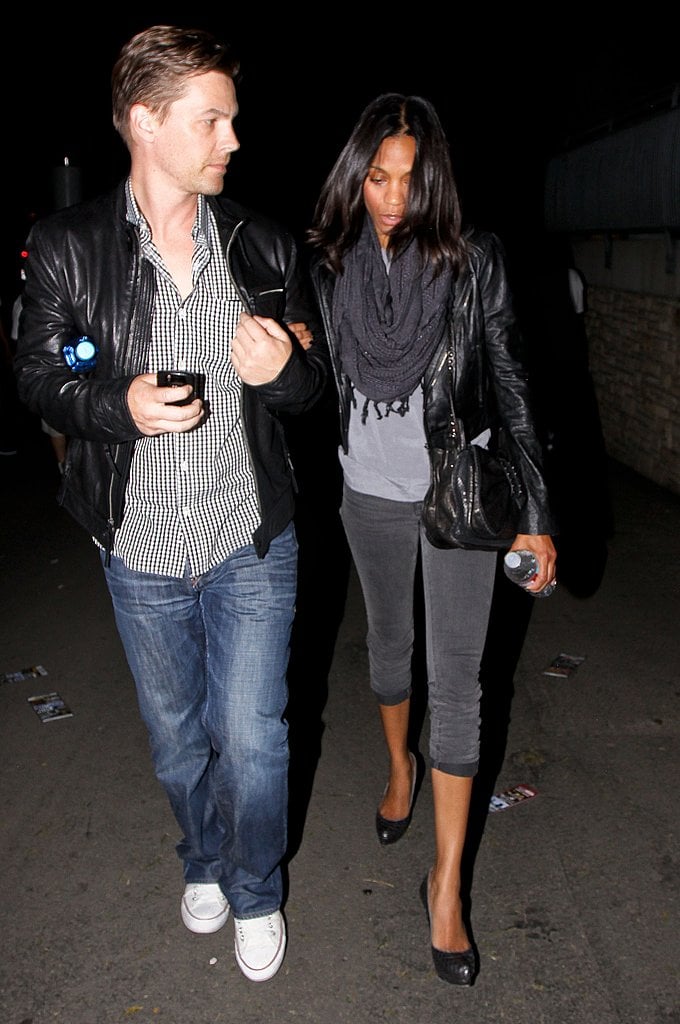 Zoe wore shades of gray to a Kings of Leon concert in LA. Zoe wore shades of gray to a Kings of Leon concert in LA.