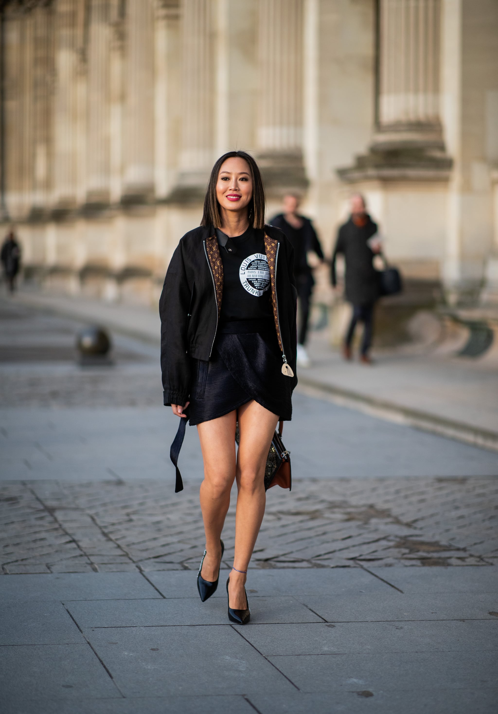 black mini skirt outfit summer