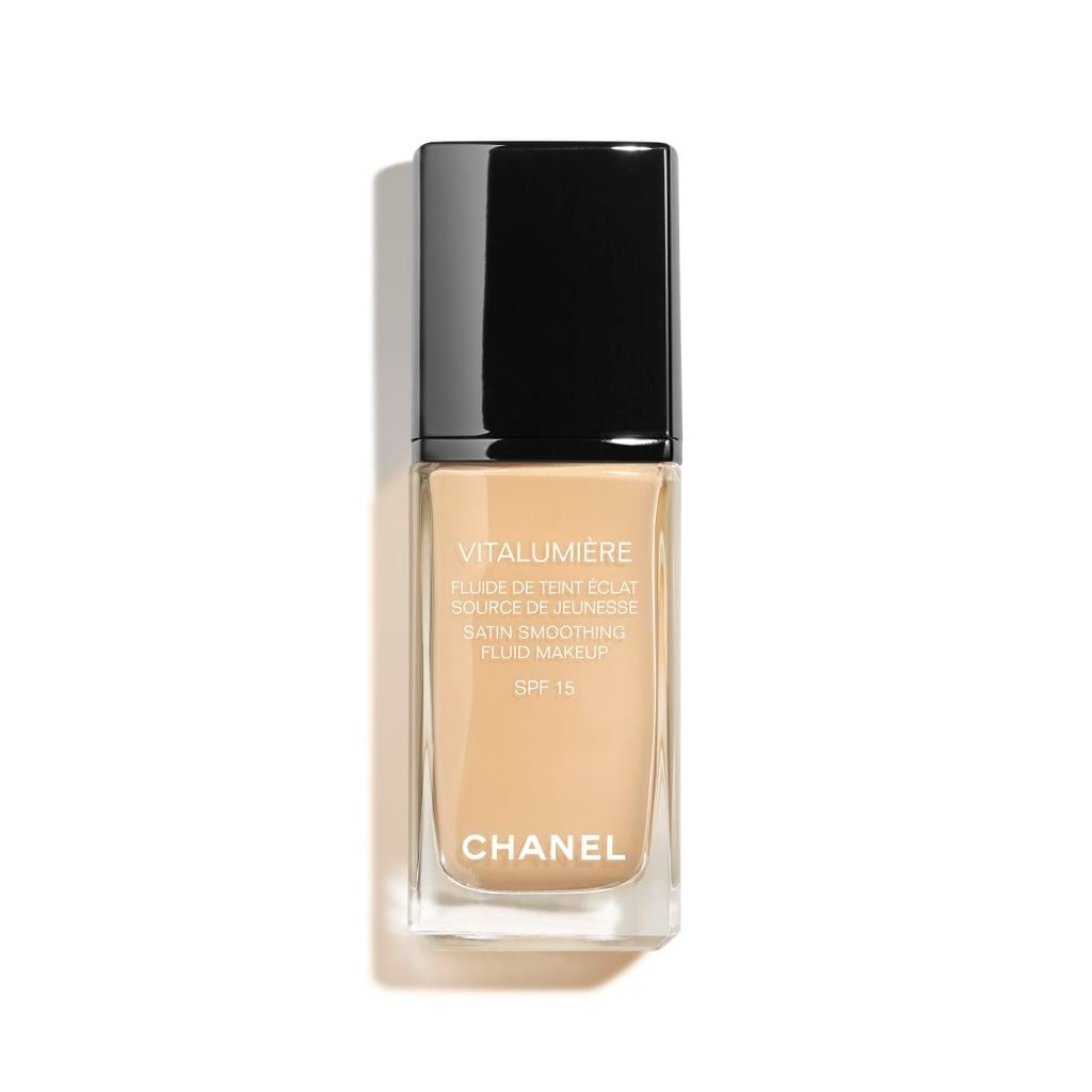 Chanel Vitalumière Satin Smoothing Fluid Makeup SPF 15