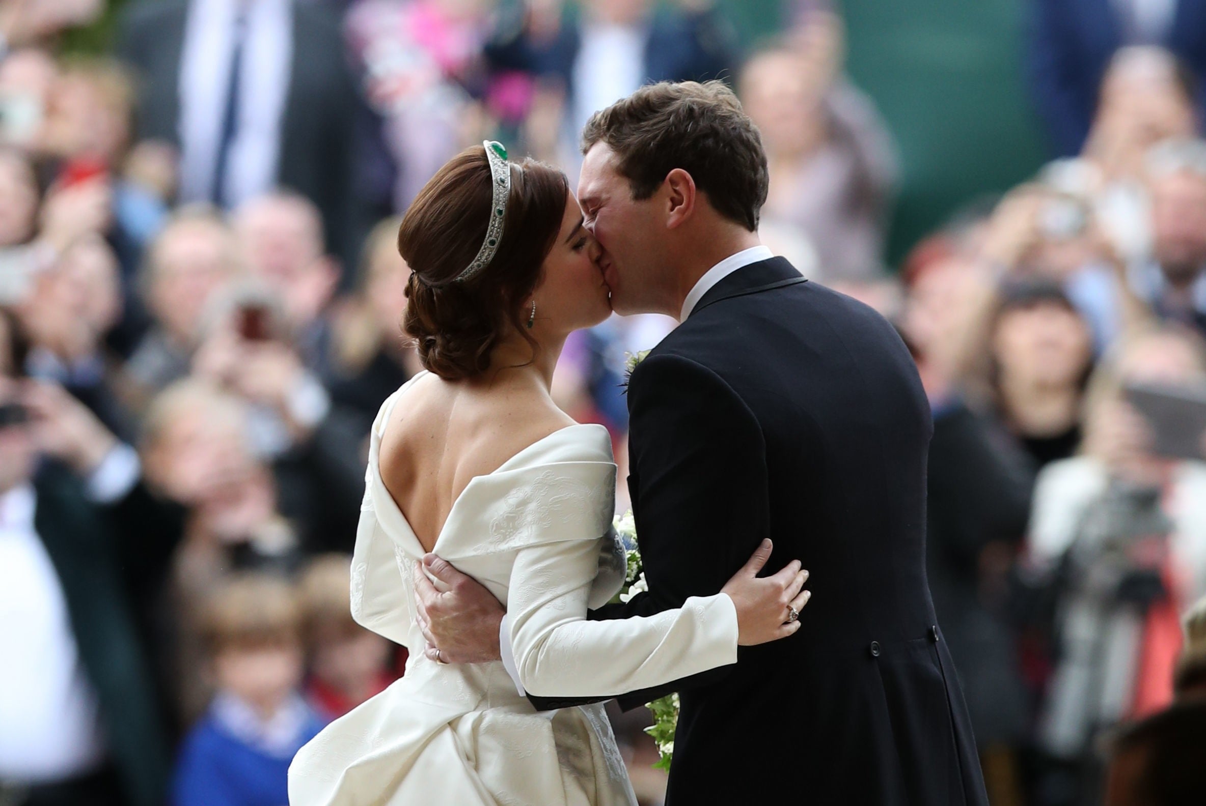 Princess Eugenie Shows Scoliosis Scars at Her Wedding PS UK Beauty