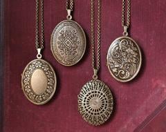 Locket Necklace With Sold Perfume