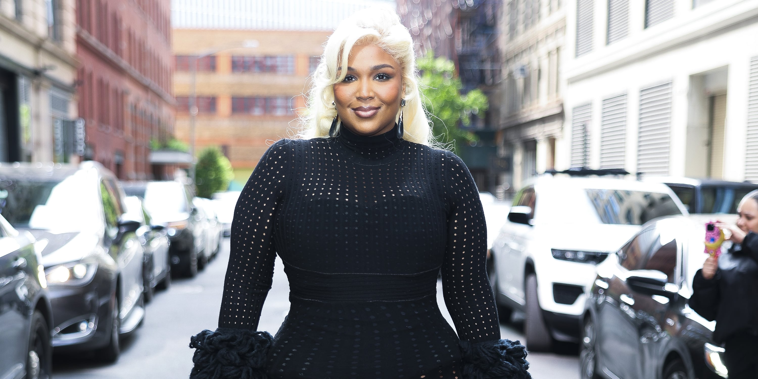 Lizzo's Silver Cat-Eye Nails Are Giving "Mermaidcore"