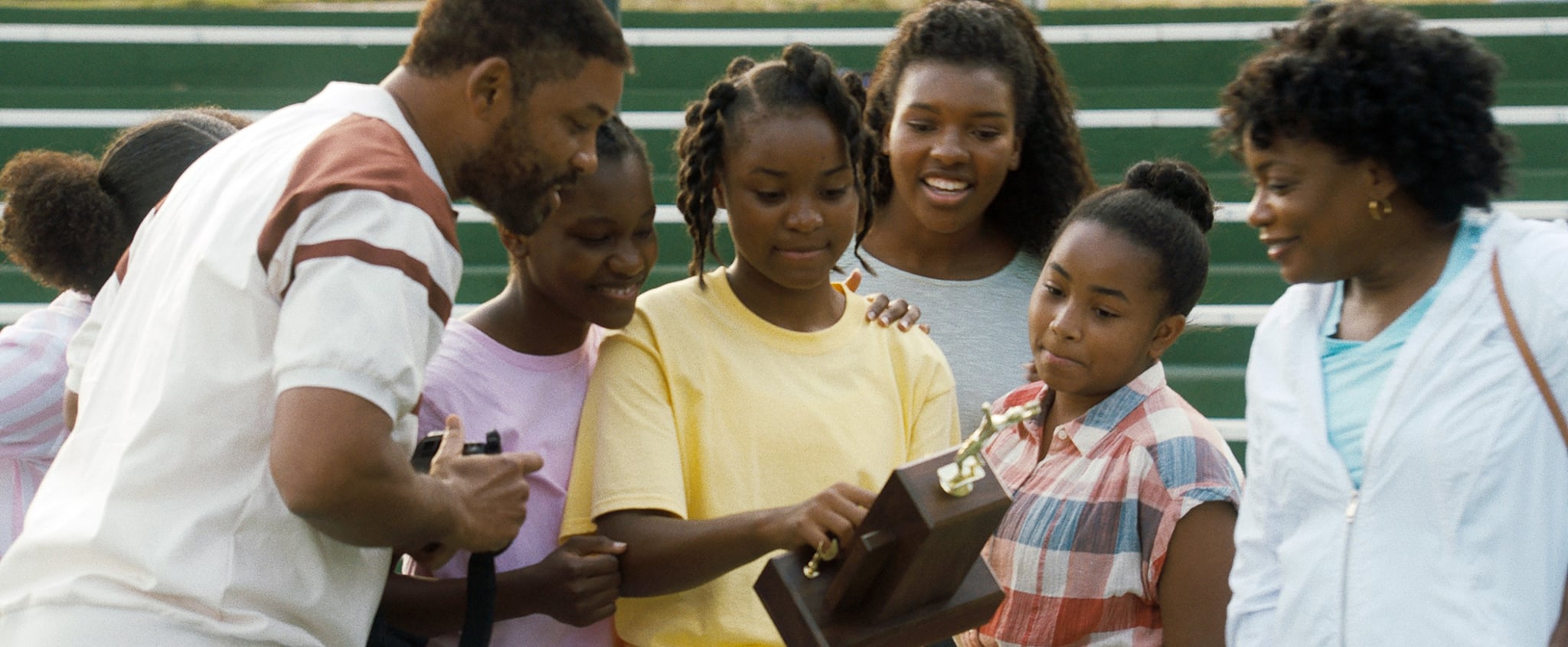 KING RICHARD, from left: Will Smith, as Richard Williams, Demi Singleton, as Serena Williams, Saniyya Sidney, as Venus Williams, Mikayla Lashae Bartholomew, Layla Crawford, Aunjanue Ellis as Brandi Williams, 2021.  Warner Bros. / courtesy Everett Collection