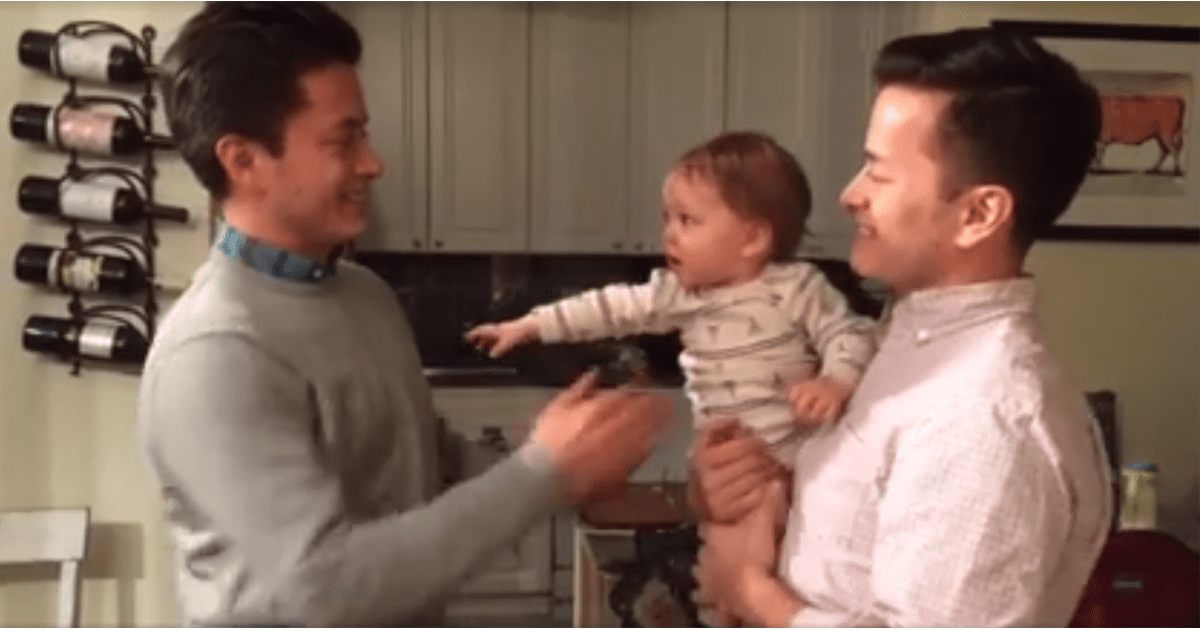 PopsugarMomsBabiesBaby Meets Dad's Twin BrotherThis Video of a Baby Meeting His Dad's Twin Brother Has 22 Million Views For Good ReasonSeptember 11, 2017 by Kate SchweitzerFirst Published: February 8, 201612.5K SharesChat with us on Facebook Messenger. Learn what's trending across POPSUGAR.When your dad is a twin...Posted by Stephen Ratpojanakul on Thursday, February 4, 2016We realize that most twins can't actually pull a Parent Trap in real life — they really aren't able to switch places and have no one notice. Well, with one adorable exception.A proud father and his adult twin brother proved they can still pull a 
