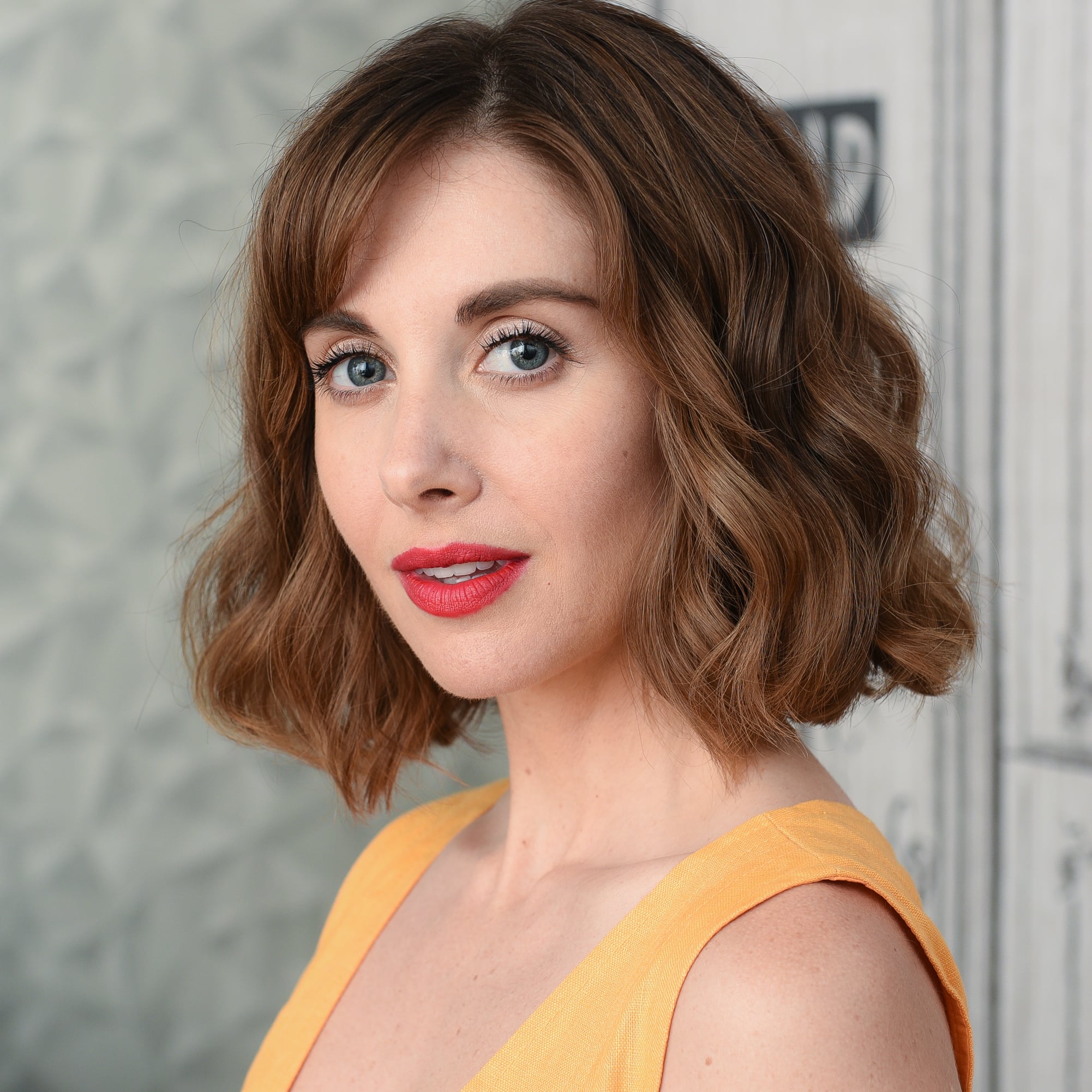 Alison Brie S Side Bangs Hairstyle Popsugar Beauty