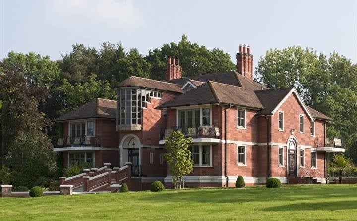 Tom Cruise Lists the UK Mansion He Bought With Katie Holmes