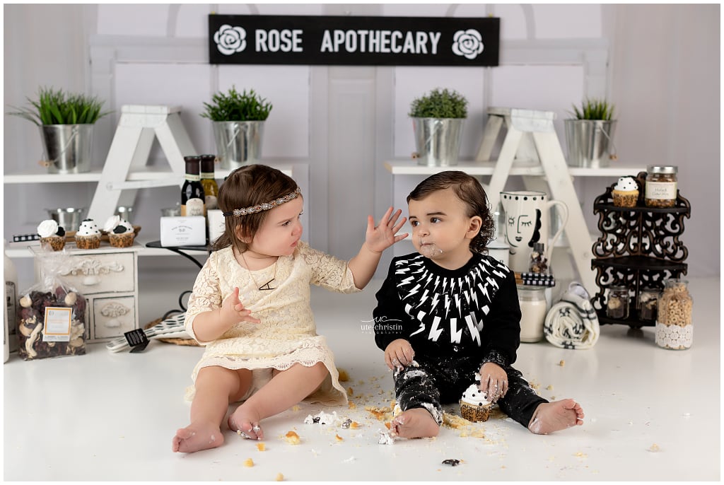 Adorable Schitt's Creek Cake Smash With Babies