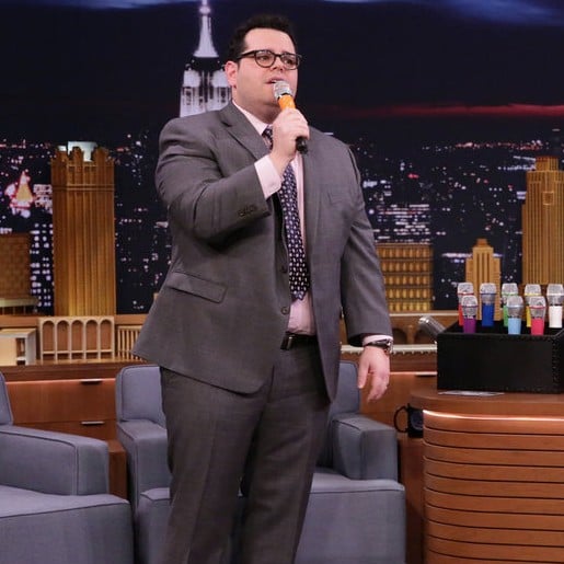 Josh Gad Playing Box of Microphones on Jimmy Fallon 2017