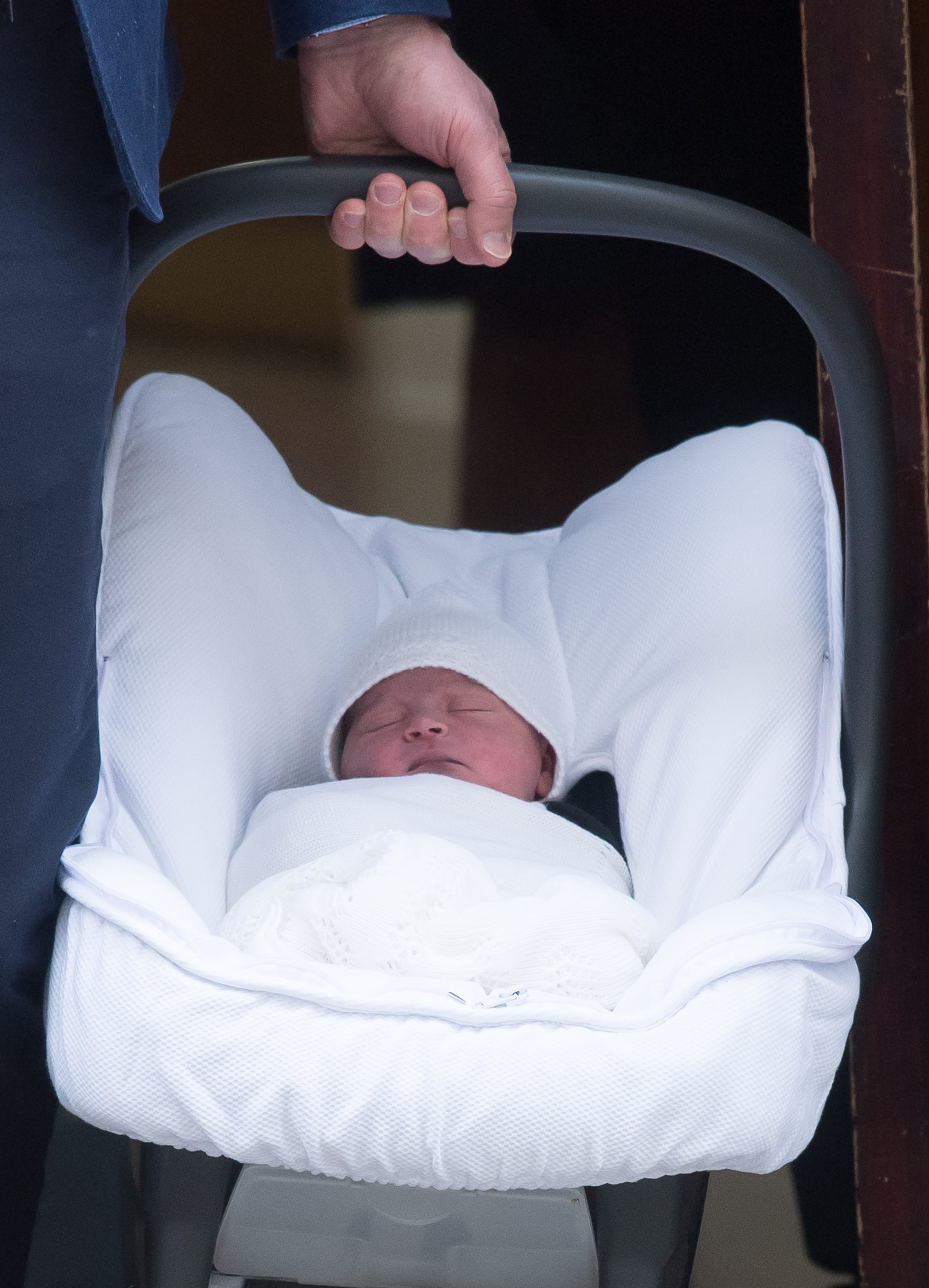 LONDON, ENGLAND - APRIL 23:  The newborn royal baby is seen as Catherine, Duchess of Cambridge and Prince William, Duke of Cambridge depart the Lindo Wing with their newborn son at St Mary's Hospital on April 23, 2018 in London, England. The Duchess safely delivered a son at 11:01 am, weighing 8lbs 7oz, who will be fifth in line to the throne.  (Photo by Samir Hussein/WireImage)