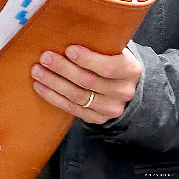 Brad Pitt Wears His Wedding Ring | Pictures
