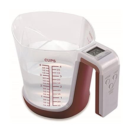 精确的测量:数字厨房秤和量杯