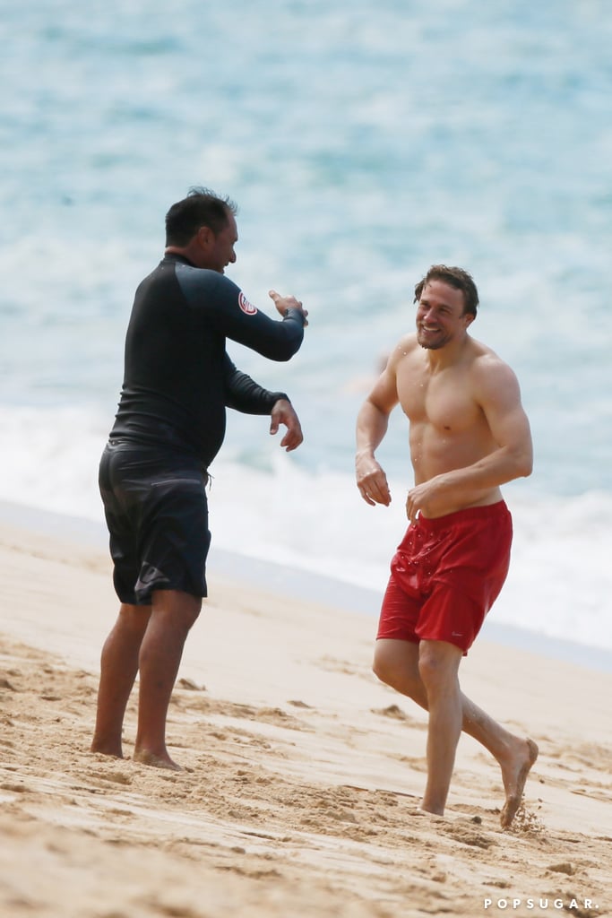 Shirtless-Charlie-Hunnam-Hawaii-Pictures