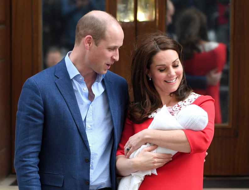 LONDON, ENGLAND - APRIL 23:  Catherine, Duchess of Cambridge and Prince William, Duke of Cambridge depart the Lindo Wing with their newborn son Prince Louis of Cambridge at St Mary's Hospital on April 23, 2018 in London, England. The Duchess safely delive