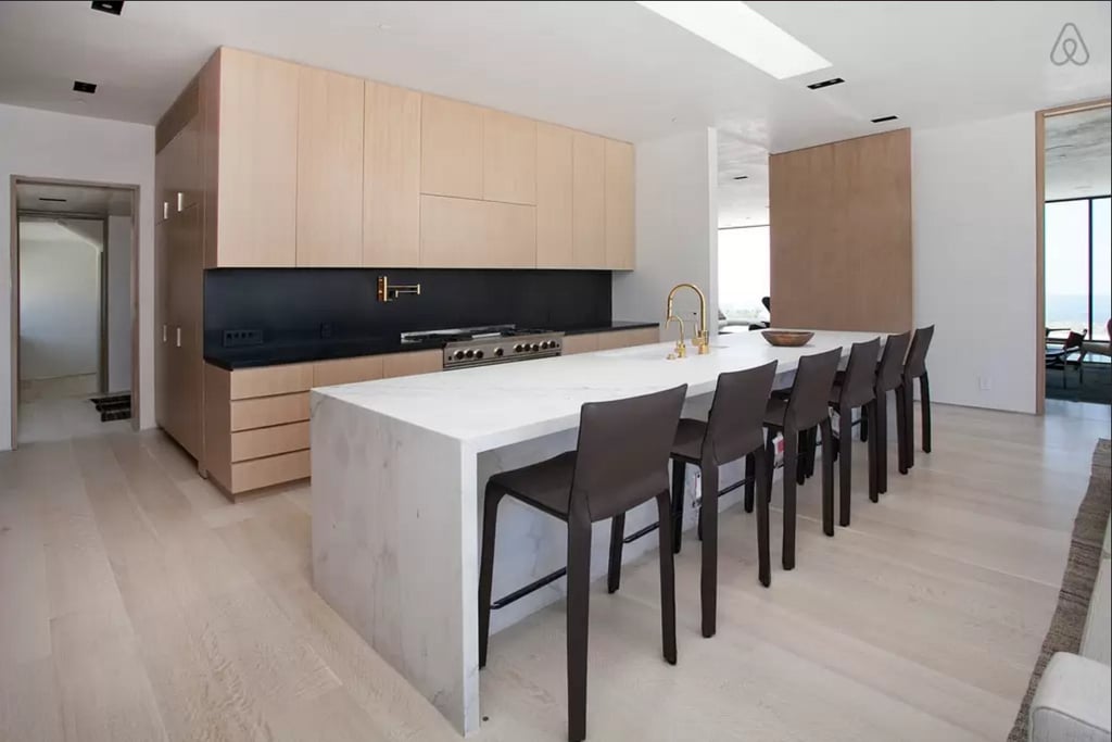 Joe Jonas's Airbnb Rental For Holidays 2015
