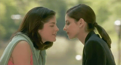 Cruel Intentions Introduced Us to the Woman-on-Woman Kiss