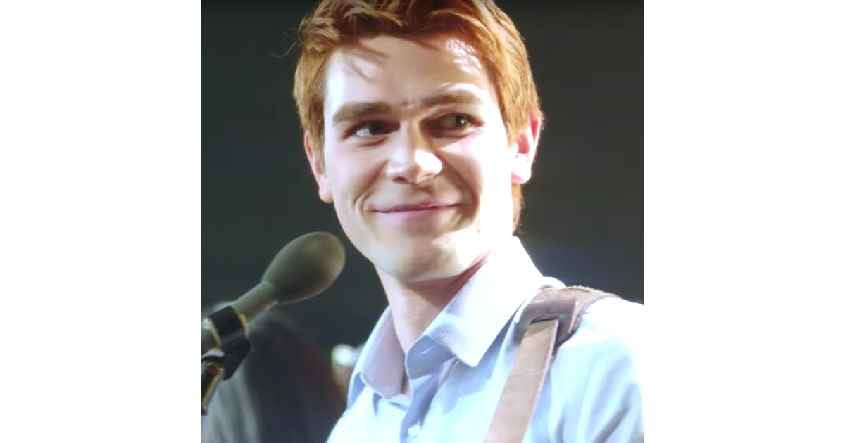 Archie And Josie And The Pussycats Singing On Riverdale 2017 Popsugar Entertainment