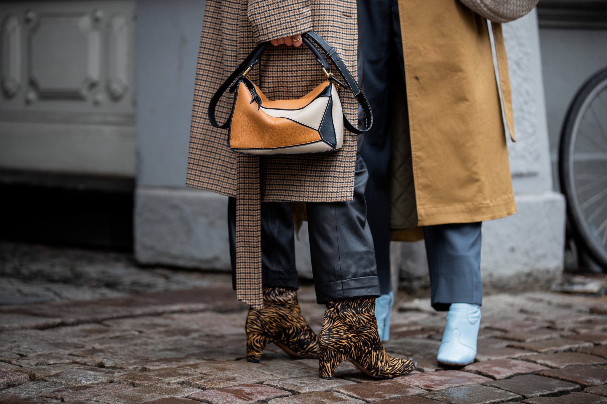 Loewe Puzzle Bag - Neutral Vibes!  Loewe puzzle bag, Fashion, Street style  bags