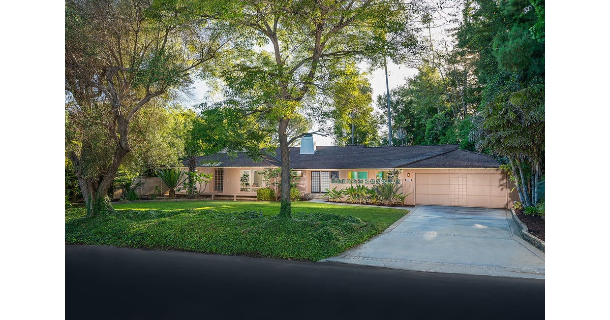 House From the Golden Girls For Sale POPSUGAR Home Photo 3