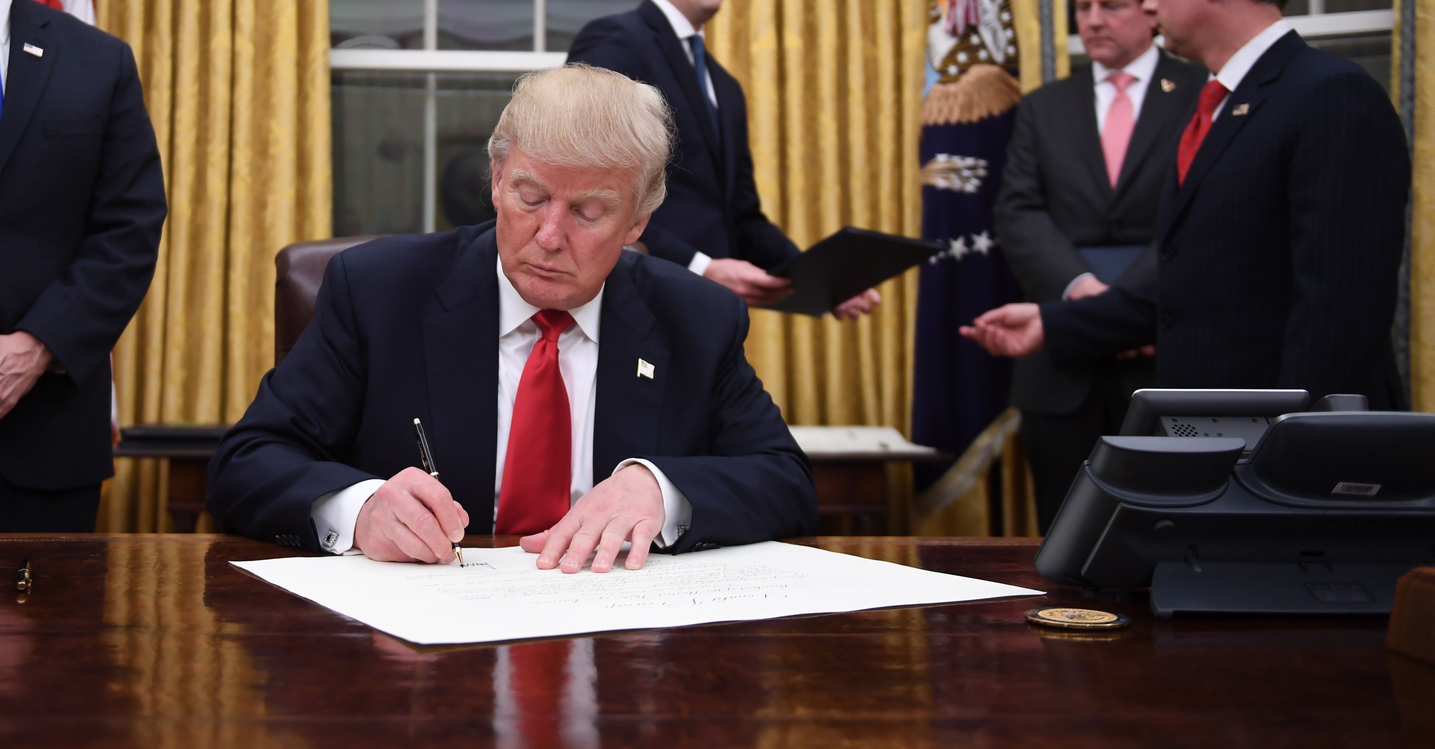 Donald Trump Changes to the Oval Office | PS Home