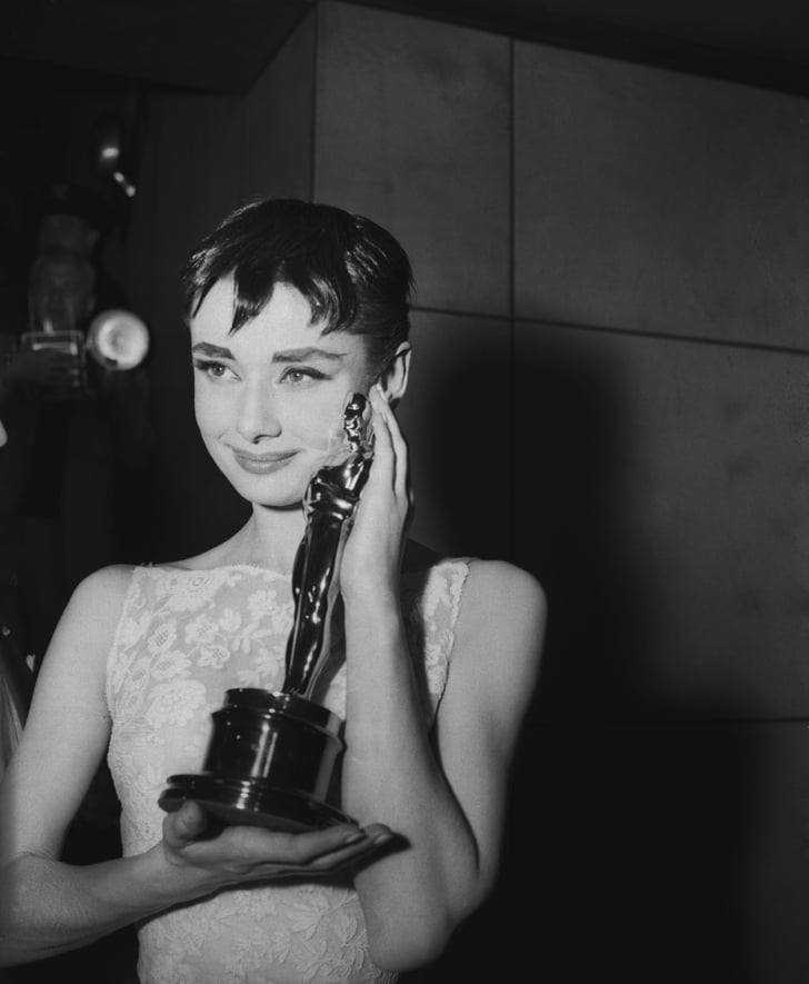 Audrey Hepburn 1954 The Best Oscars Hairstyles Of All Time