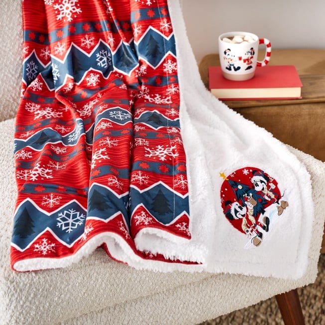 A Cozy Throw: Mickey and Minnie Mouse Holiday Fleece Throw