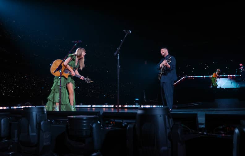 Taylor Swift's 'Eras' inspires Las Vegas light show, Kats, Entertainment