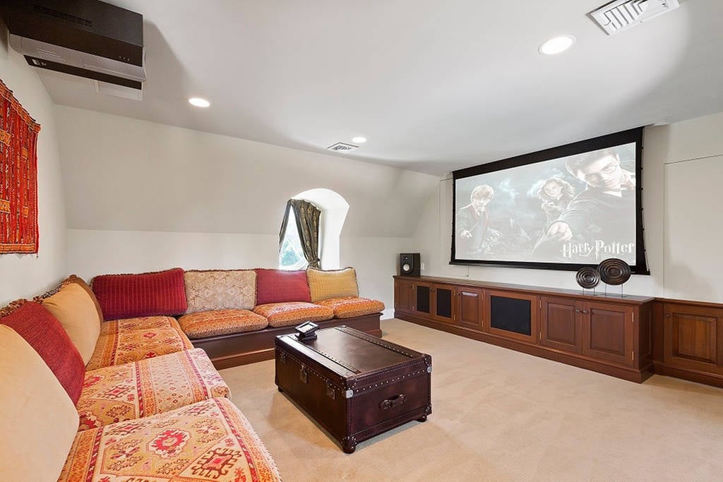 Nick Jonas Hamptons Summer Home Pictures