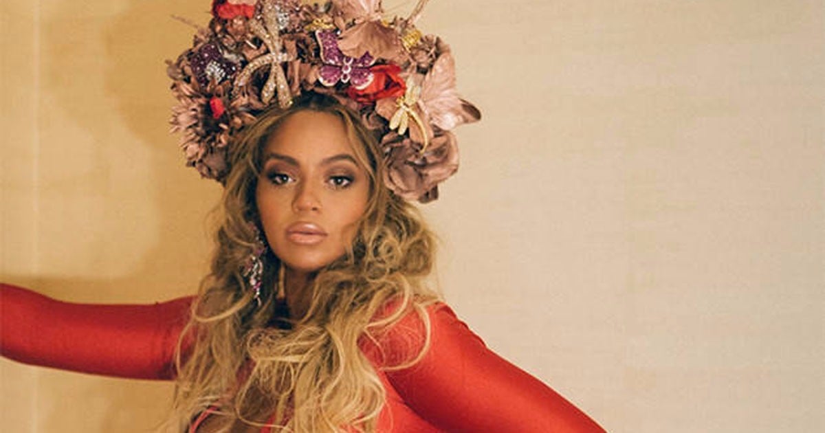 Beyonce at Wearable Art Gala 2017 POPSUGAR Celebrity