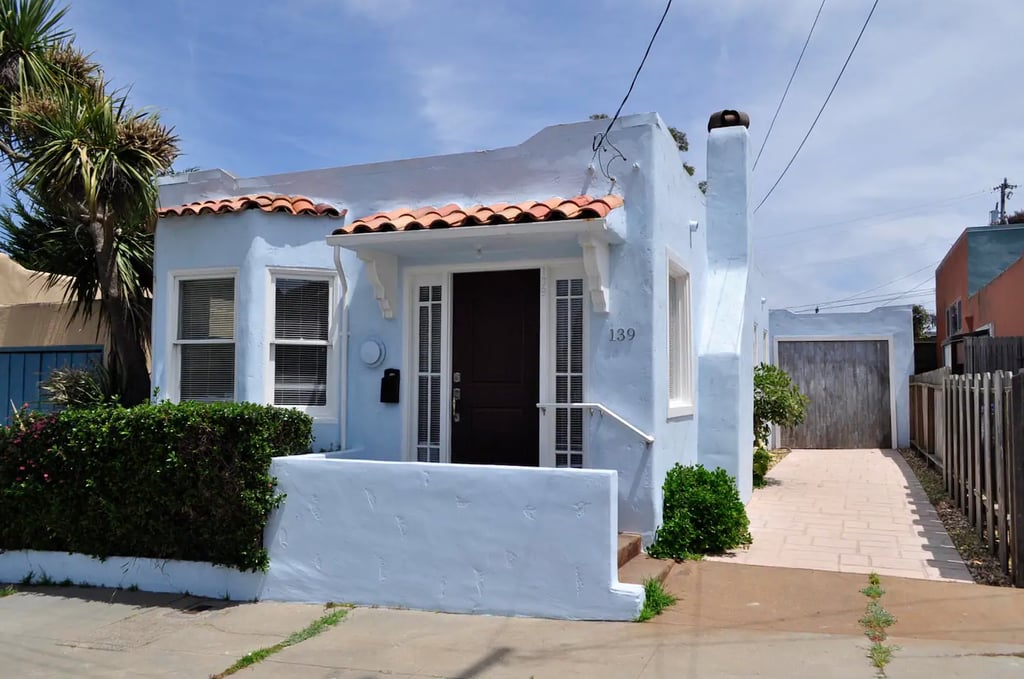 White Beach Cottage in Pacific Grove, California