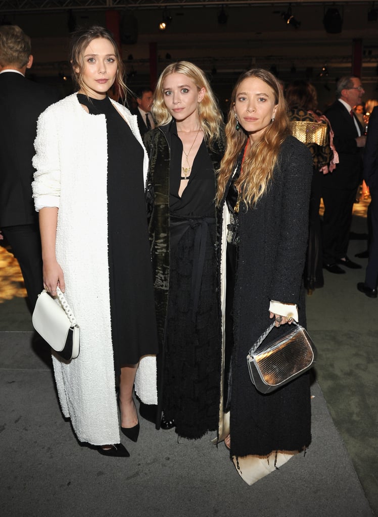 She Matched With Sisters Mary-Kate and Ashley, Who Also Wore Long Coats