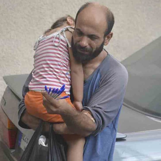 Crowdfunding Helps Man Selling Pens on the Street