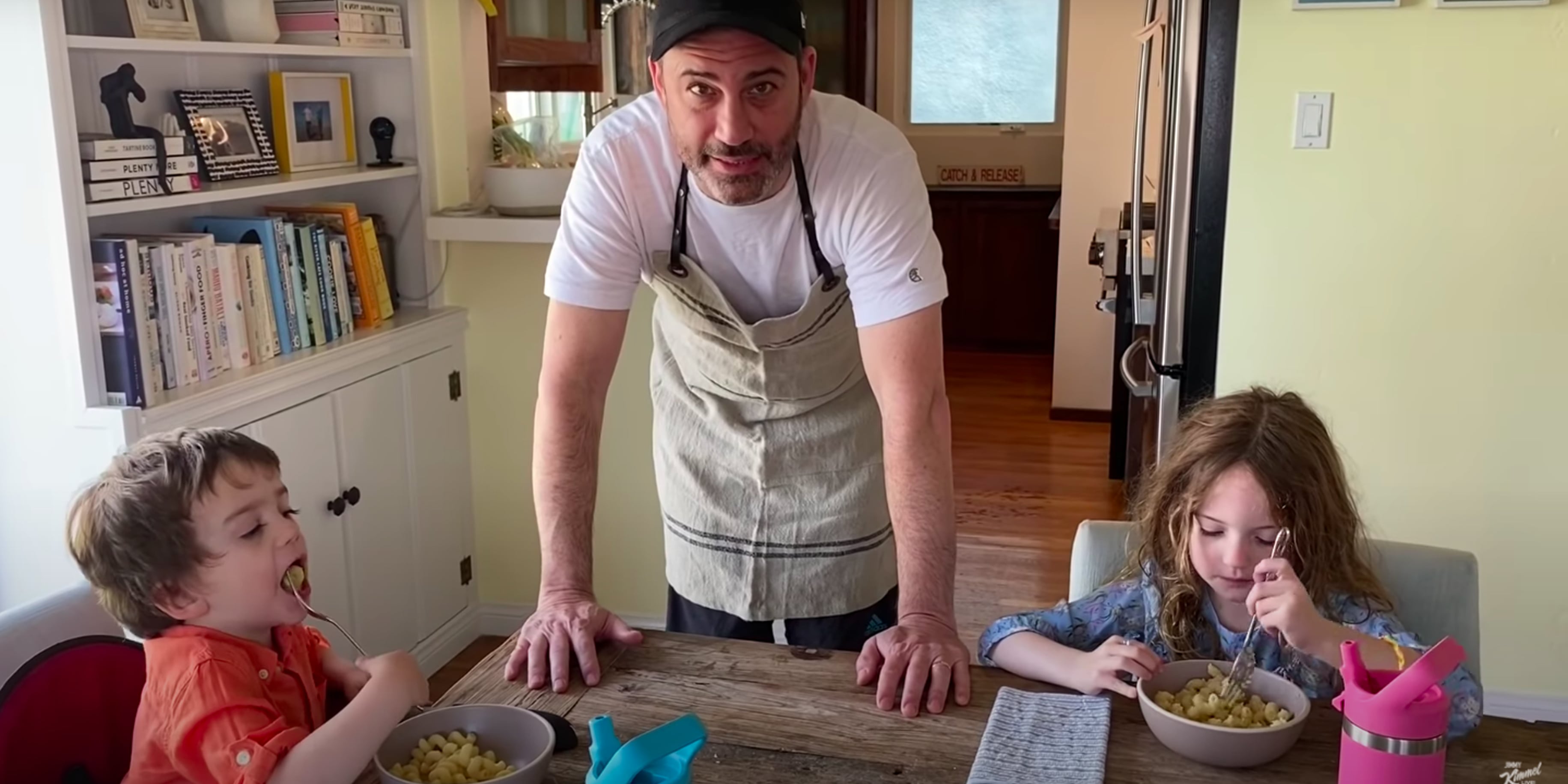 Jimmy Kimmel's Kids Love His "Pasta Tina" Recipe Video PS Food(02)